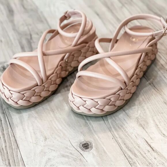 Shu shop Literally like new “Lilith” apricot colored platform strappy sandals- - Picture 4 of 7